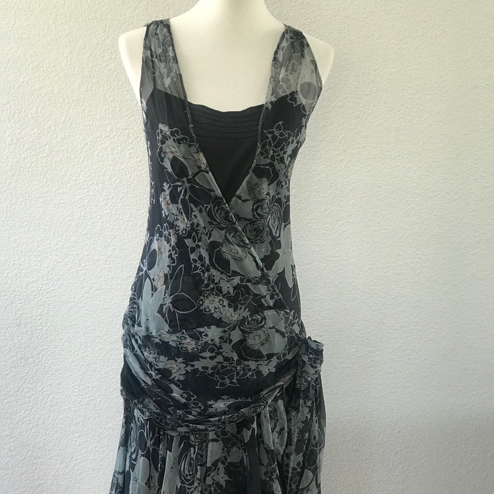 Dress - Picture 2 of 8